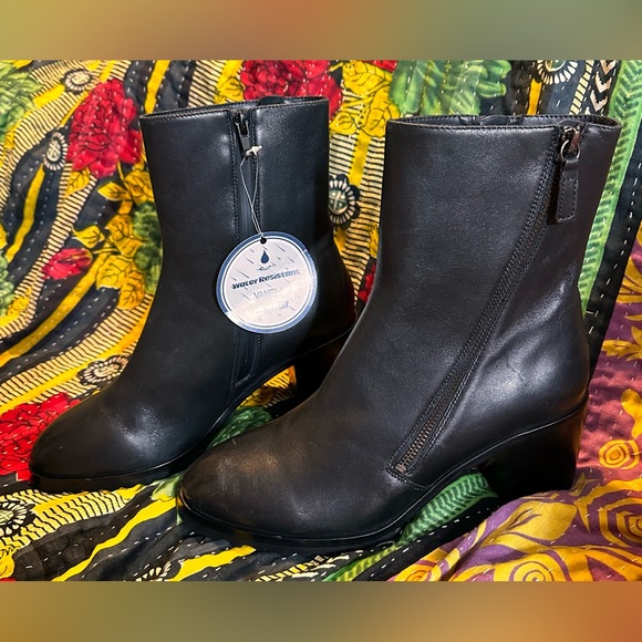 Vaneli Holand Black Leather Boot - Waterproof - Size 10 - Picture 2 of 7